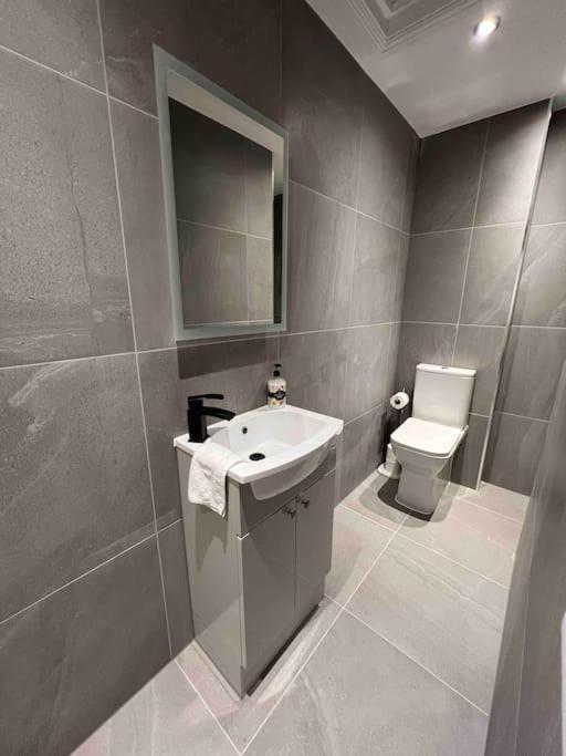 New Apartment, 10 Mins From Principality Stadium Cardiff Kültér fotó