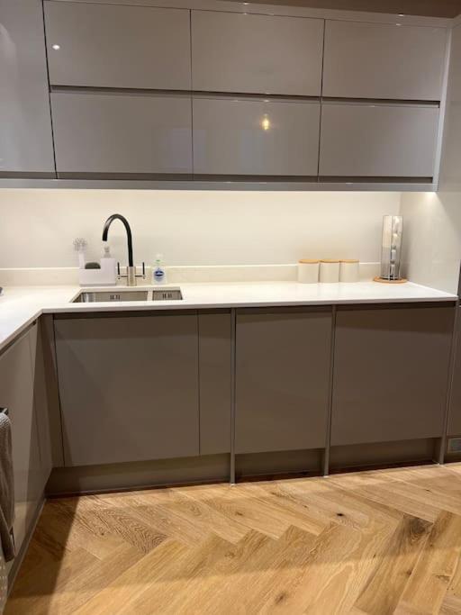 New Apartment, 10 Mins From Principality Stadium Cardiff Kültér fotó